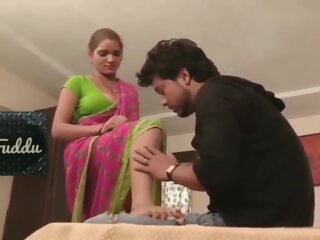 Hottest Desi Aunty Big Boobs..